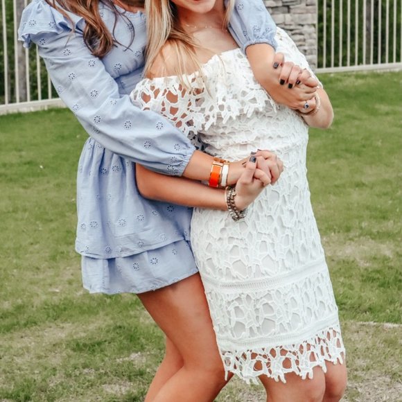 Off the Shoulder Lace Dress - Picture 2 of 6